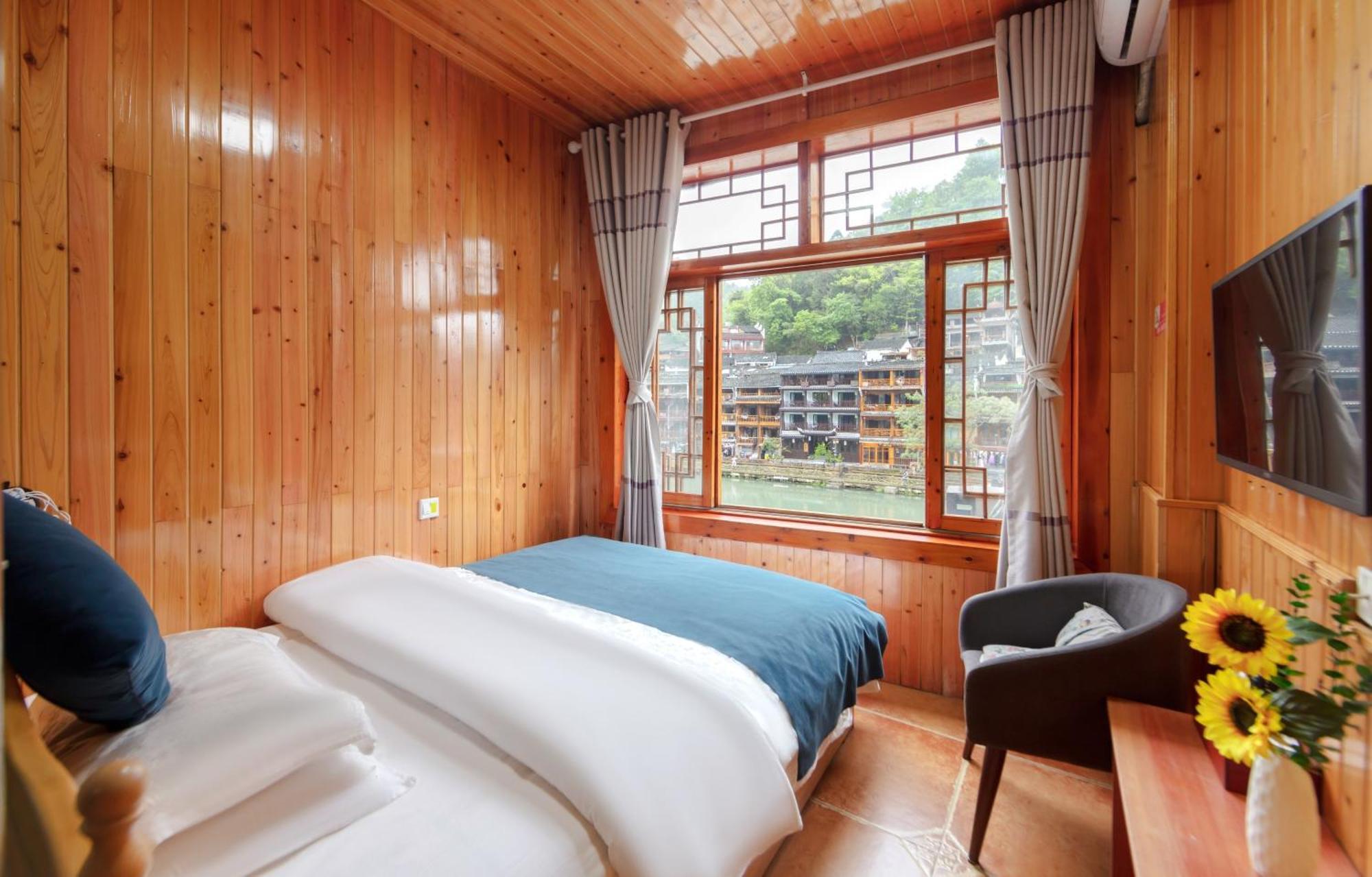 Fenghuang Memory Linjiang Inn Zewnętrze zdjęcie