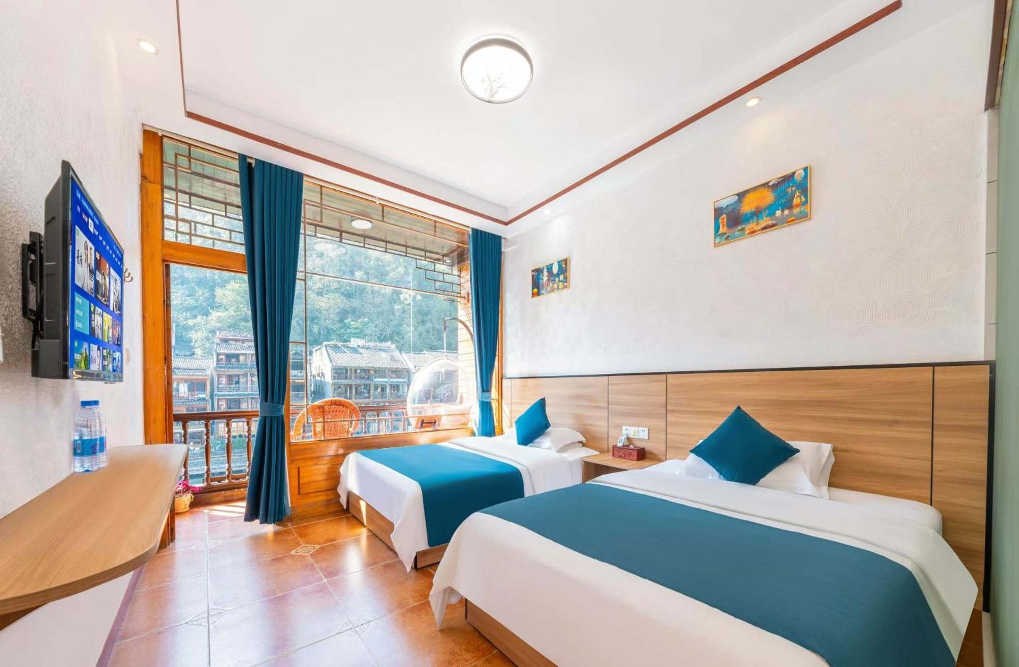 Fenghuang Memory Linjiang Inn Zewnętrze zdjęcie
