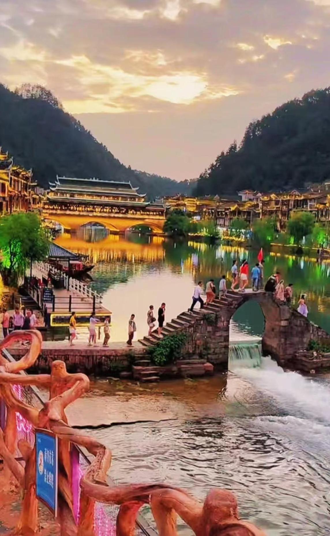 Fenghuang Memory Linjiang Inn Zewnętrze zdjęcie